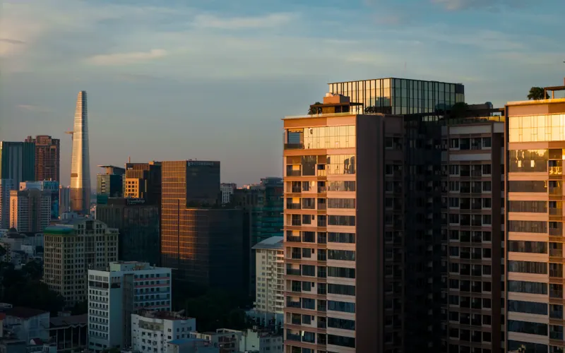 Tầm nhìn từ The Marq về hướng Bitexco lúc hoàng hôn